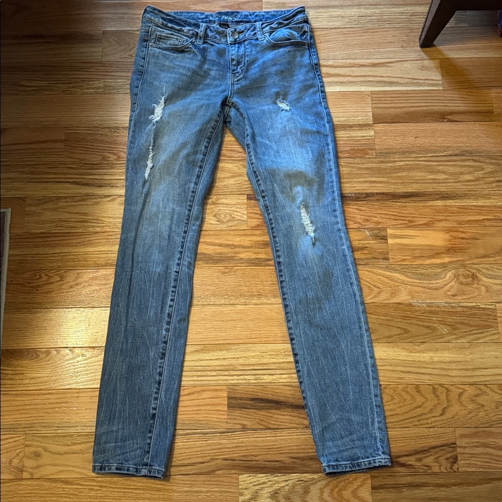 Women’s Victoria’s Secret VS Pencil Jeans size 6.